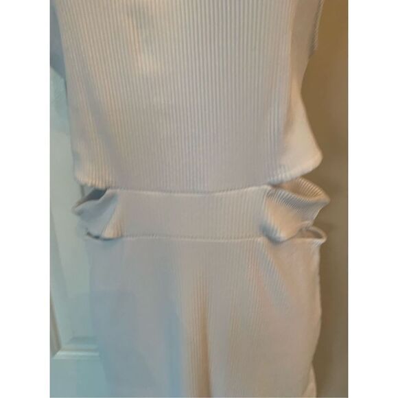 Zara white dress size medium cut out - Picture 2 of 5